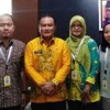 Sekda Kuningan berfoto bersama usai pertemuan.